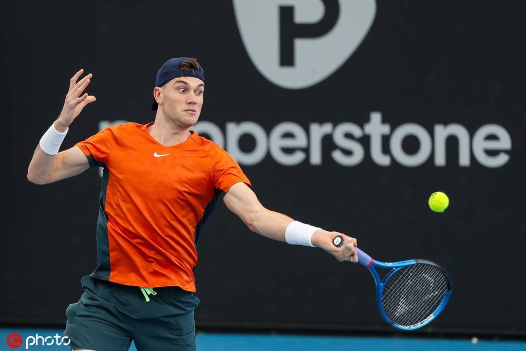 的碰撞毫无 的碰撞毫无