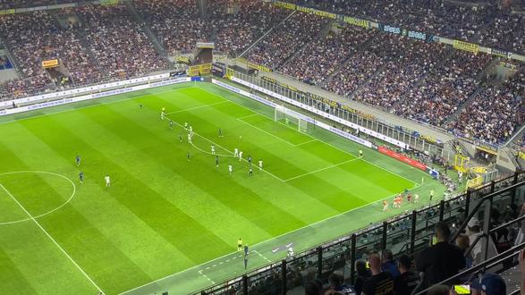 八强战中迎 八强战中迎